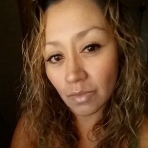 Meet your Posher, Elvia